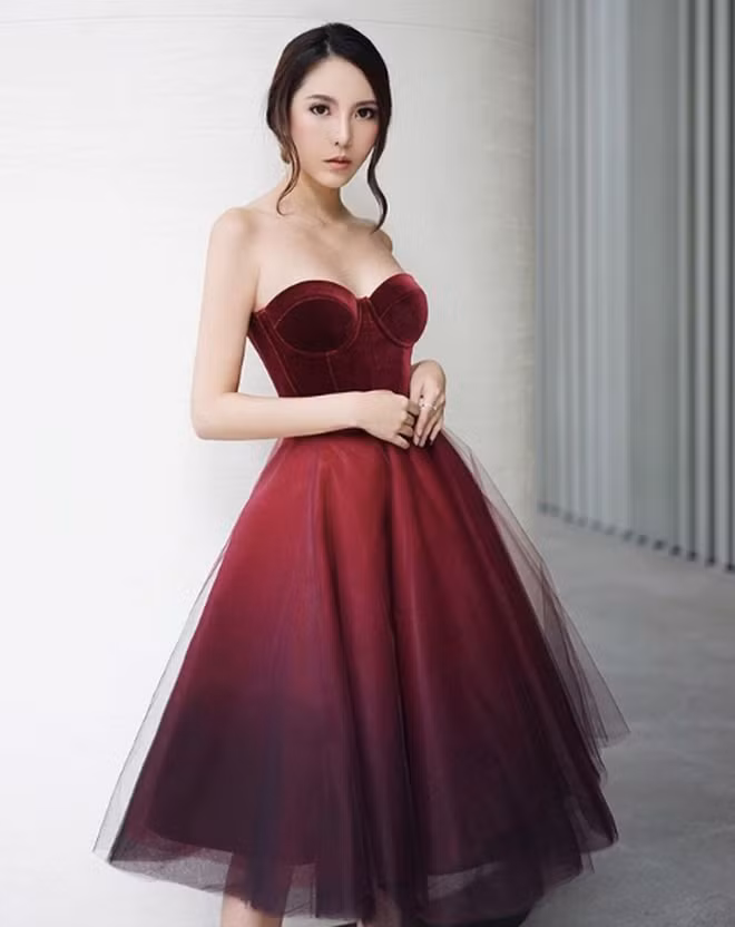 Cô nàng sở hữu lượng follow “khủng” trên trang cá nhân bởi vẻ đẹp quyến rũ, gợi cảm.