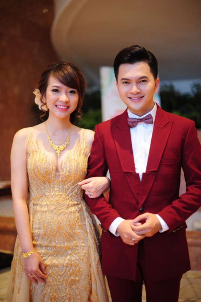 Nam Cường được khán giả yêu mến qua các ca khúc như "Bay giữa ngân hà", "Lời hứa", "Khó", "Sợ", "Phải là anh"... Anh cũng vừa trở thành Quán quân “Người Kể Chuyện Tình” 2018. Sau thời kỳ hoàng kim, nam ca sĩ vẫn là cái tên đắt show tại các hội chợ miền Tây nhờ những bản hit một thời. Ngoài sự nghiệp, Nam Cường hiếm khi chia sẻ về tình cảm cá nhân. Đó là lý do khiến fan bất ngờ khi hay tin anh đã lấy vợ hot girl vào năm 2016.