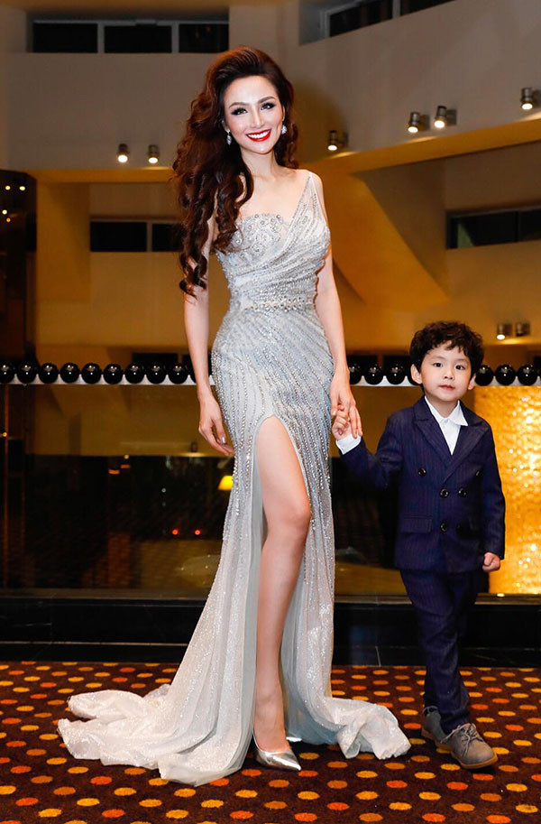 Hoa hau Diem Huong he lo khong gian can biet thu moi nguy nga, long lay-Hinh-3