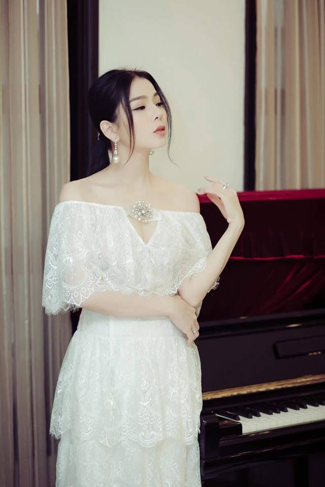 "Gần đây, mũi của chị bị sưng rất nặng. Lúc đầu chị còn nghĩ không sao, uống thuốc sẽ khỏi nhưng không phải. Lệ Quyên rất lo lắng, đến gặp bác sĩ. Cơ thể của Lệ Quyên đang đào thải sụn cũ và bác sĩ chỉ định phải tháo sụn ra gấp” - đại diện Lệ Quyên cho biết.