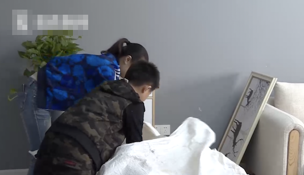 Chuyen la hom nay: Trom tien ba, cau be nhan hinh phat bat ngo