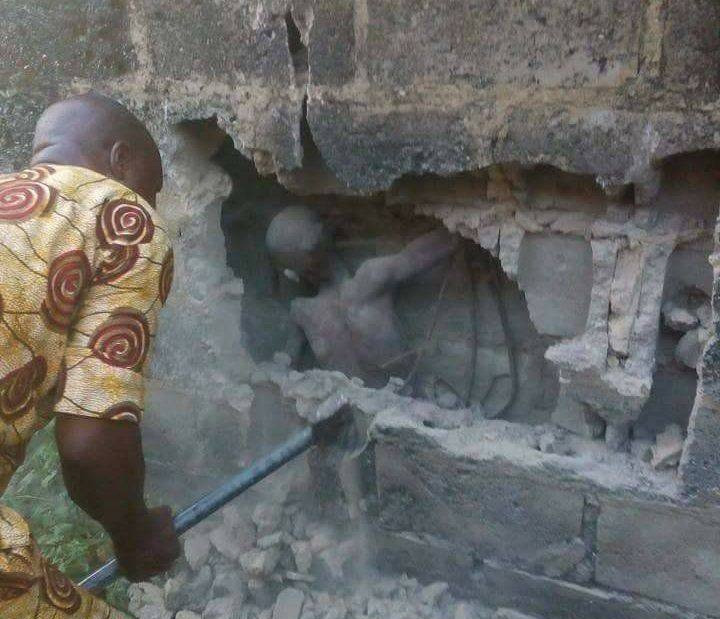 Nghe tieng hat trong tuong, run so dap pha, roi phat hien...