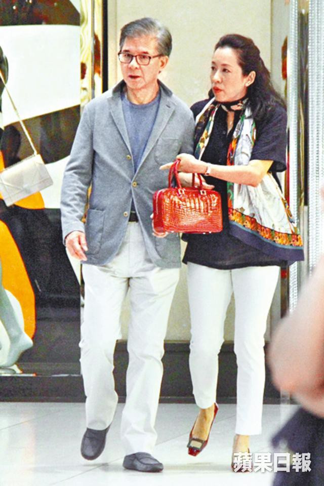 Hoa hau dep nhat nhi Hong Kong: 50 tuoi van duoc dai gia say me-Hinh-6