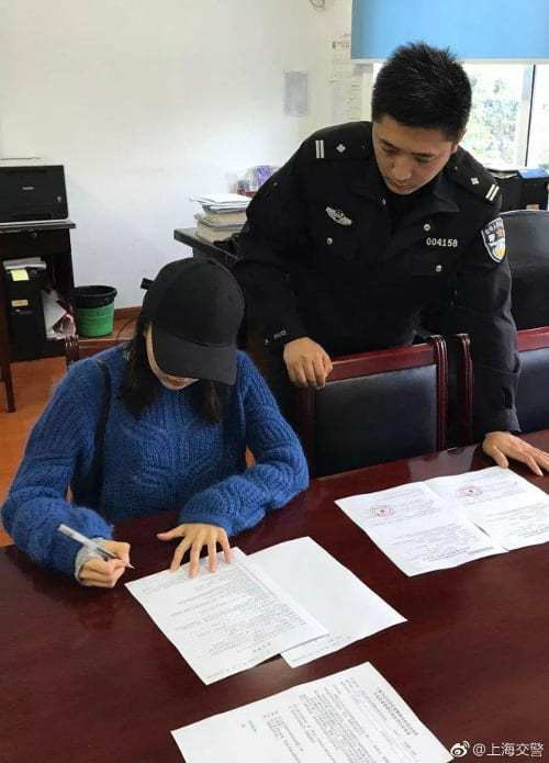 Co song ao theo xu huong, nguoi phu nu gap ket dang-Hinh-3