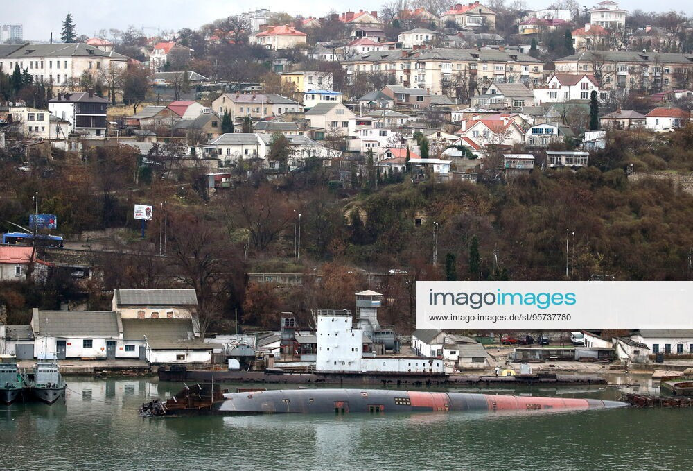 Điều này khiến nước tràn vào các khoang và làm ụ nổi từ từ chìm xuống nước, sau khi bị chìm cùng PD-16 thì tàu ngầm B-380 đã được đưa trở lại mặt nước và nó đang tự nổi.