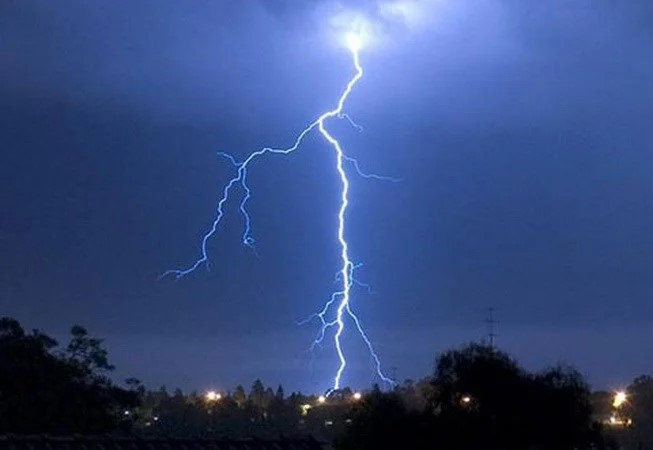 2 vo chong o Kon Tum thuong vong do set danh trung