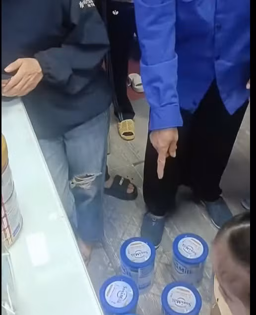 Buc xuc, bat an... vi mua phai sua gia