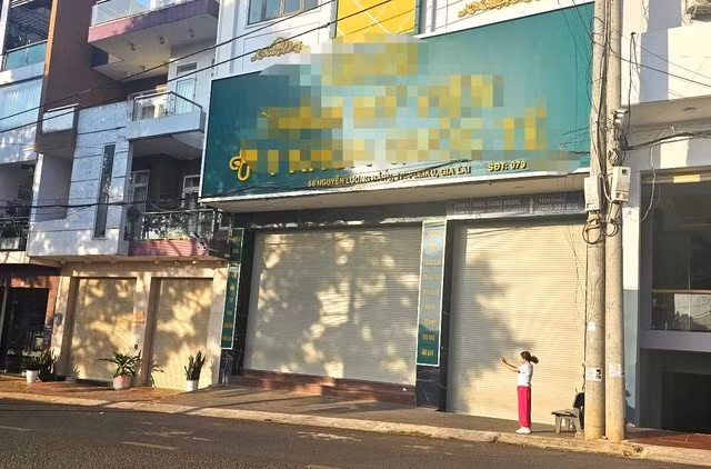 Tham my vien va Y khoa Quoc te bi xu phat 45 trieu dong