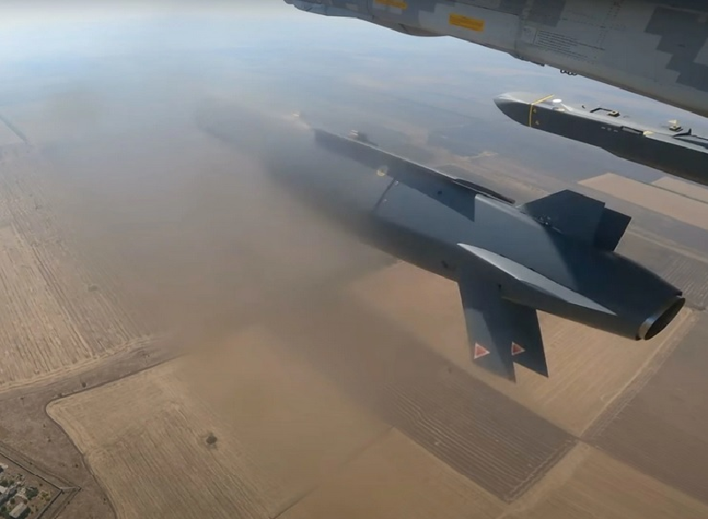 Đáng chú ý, trước đó tờ Le Figaro đưa tin Anh và Pháp cũng cho phép Quân đội Ukraine sử dụng tên lửa Storm Shadow để tấn công lãnh thổ Nga, nhưng sau đó thông tin này bị Chính phủ Anh và Pháp phủ nhận và Le Figaro cũng đã chỉnh sửa lại bài báo. Điều này có nghĩa là Anh và Pháp vẫn không cho phép Ukraine sử dụng loại tên lửa này. Ảnh: Business Insider.