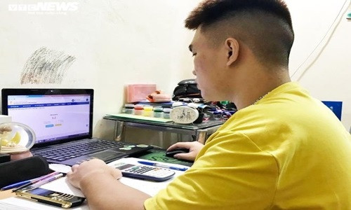 Nhung truong nao keo dai thoi gian nghi, chuyen sang day hoc truc tuyen?