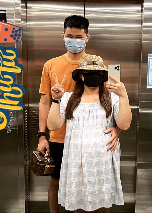 Việc Bảo Thanh mang bầu lần 2 nằm trong dự định của vợ chồng nữ diễn viên. Trước khi có bầu, Bảo Thanh nghỉ đóng phim.