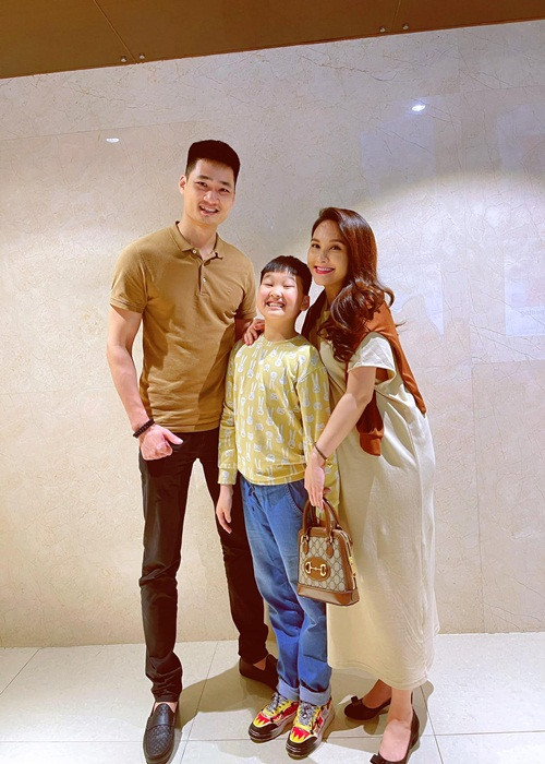 Ở tuổi 31, Bảo Thanh có cuộc sống rất viên mãn khi sự nghiệp thành công, tổ ấm đủ nếp đủ tẻ.