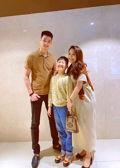 Ở tuổi 31, Bảo Thanh có cuộc sống rất viên mãn khi sự nghiệp thành công, tổ ấm đủ nếp đủ tẻ.