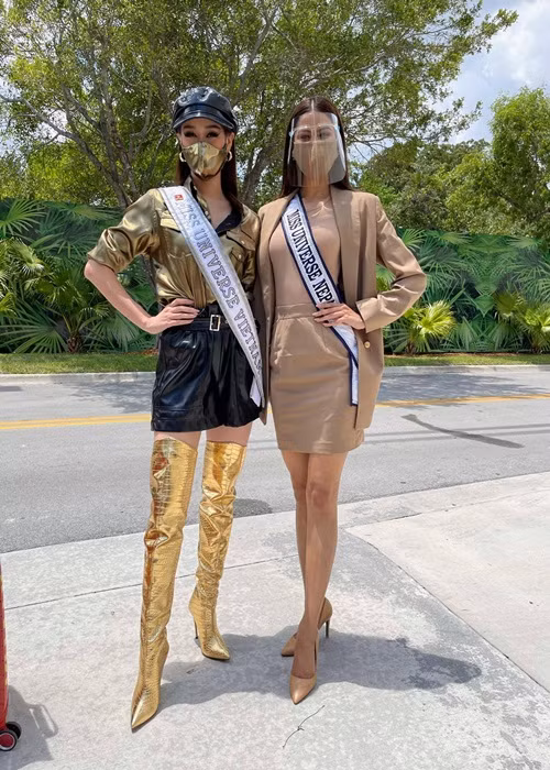 Set trang phục của đại diện Việt Nam gây tranh cãi. Nhiều người cho rằng so với các ngày trước, Hoa hậu Khánh Vân bị giảm phong độ.