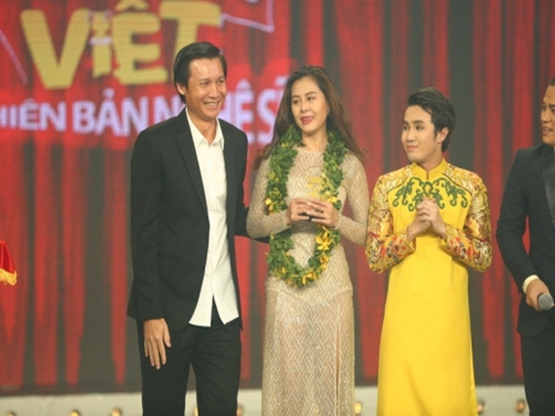 Nam Thư là bạn cùng lớp với Trấn Thành ở trường Đại học Sân khấu Điện ảnh TP HCM nhưng nổi tiếng muộn so với đồng nghiệp. Nữ diễn viên bắt đầu nhận được sự chú ý của khán giả sau khi đoạt giải Á quân Cười xuyên Việt 2016. Ảnh: Người đưa tin