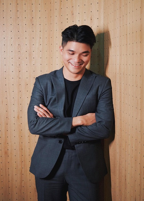 Chia sẻ trên Ngôi sao, Bảo Hoàng cho biết, dù không muốn cuộc sống đời tư được chú ý nhưng vẫn công khai trang cá nhân, dùng nó như một kênh truyền thông, quảng bá hình ảnh của Khánh Vân thêm sức lan tỏa.