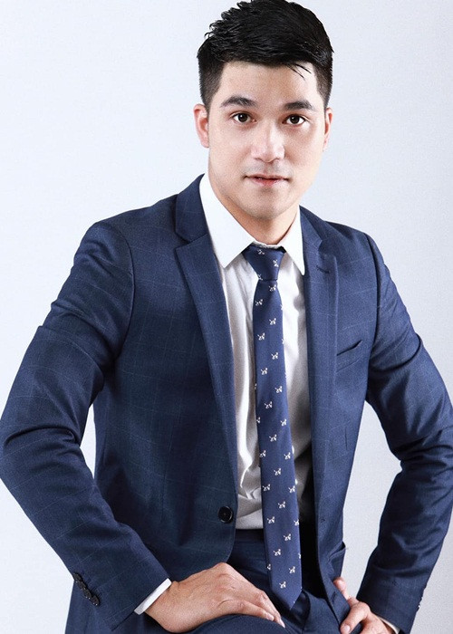 Từ Mỹ, Bảo Hoàng liên tục cập nhật hình ảnh thông tin về Khánh Vân. Nàng hoa hậu sẽ bước vào bán kết diễn ra sáng ngày 15/5 và chung kết ngày 17/5 (giờ Việt Nam).