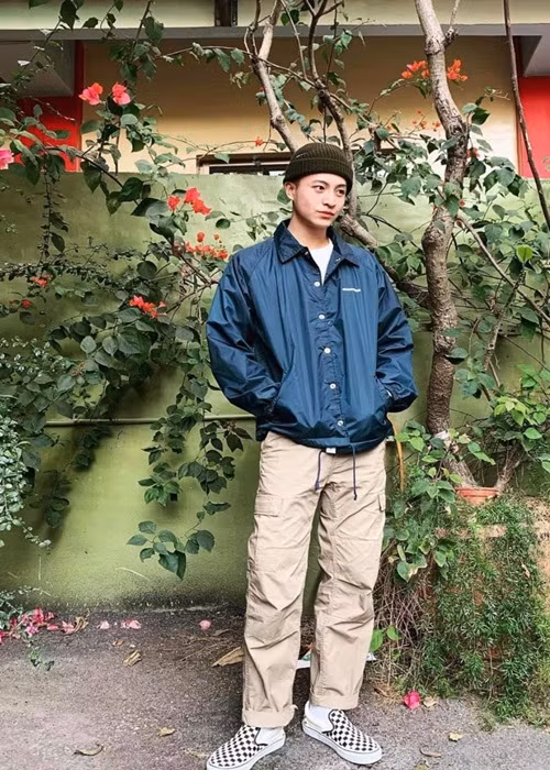 Mới đây, Harry Lu bất ngờ vướng ồn ào phát ngôn. Cụ thể, trong bài phỏng vấn với truyền thông Đài Loan, khi được hỏi về kế hoạch trong Ngày của Mẹ, nam diễn viên cho hay: "Ở Việt Nam, về cơ bản, tôi cũng sẽ đưa mẹ đi ăn, sau đó tặng hoa. Nhập gia tùy tục, vì Việt Nam là đất nước theo chế độ mẫu hệ nên bất kỳ ngày lễ nào liên quan đến phụ nữ, mọi người đều coi trọng và tặng hoa". Nhanh chóng phát ngôn của Harry Lu gây tranh cãi.