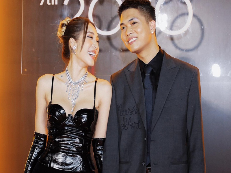 Vợ chồng Emily bên nhau 10 năm, từng chia tay rồi yêu lại từ đầu. Cả hai giấu chuyện có con cho đến năm 2019 mới xác nhận. Sau khi công khai hôn nhân, Emily và BigDaddy đồng hành trong cuộc sống lẫn công việc.