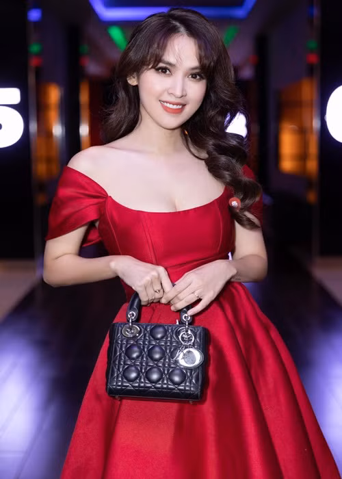 Ngoài đóng phim, Tú Vi còn lấn sân sang lĩnh vực làm đẹp.