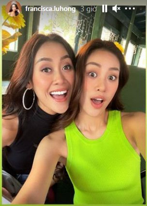 "Vân đã gặp chị em của Vân rồi. Hôm nay chị em Vân đã thưởng thức ẩm thực Việt Nam tại New York: bánh xèo, bún bò, chả giò. Siêu ngon luôn ạ", Khánh Vân chia sẻ.