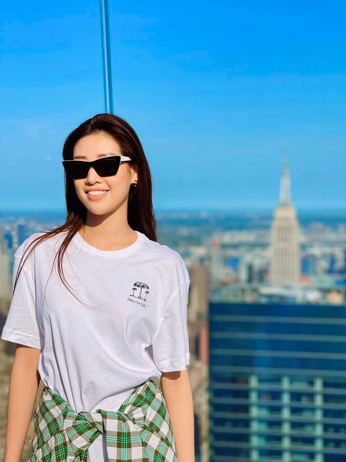 Khánh Vân rời Hoa hậu Hoàn vũ Thế giới với thành tích top 21. Cô cho biết, bản thân cảm thấy rất tiếc khi không thể lọt top 10.