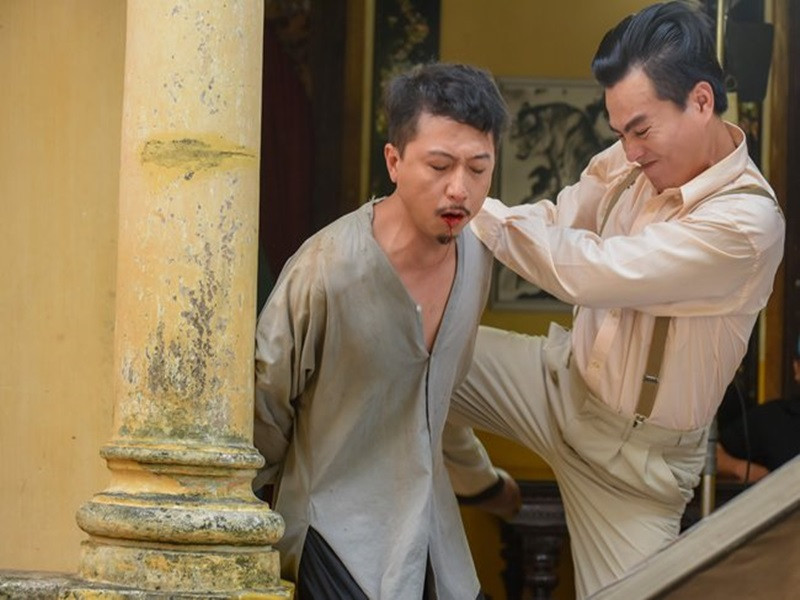 Ngoài diễn kịch, Hứa Minh Đạt còn góp mặt trong những bộ phim truyền hình, điện ảnh lẫn web-drama. Các vai diễn gây chú ý nhất của anh là Lũ trong phim truyền hình “Tiếng sét trong mưa”, Bảy Gà trong web-drama “Thập tứ cô nương”. Ảnh: Thời đại plus