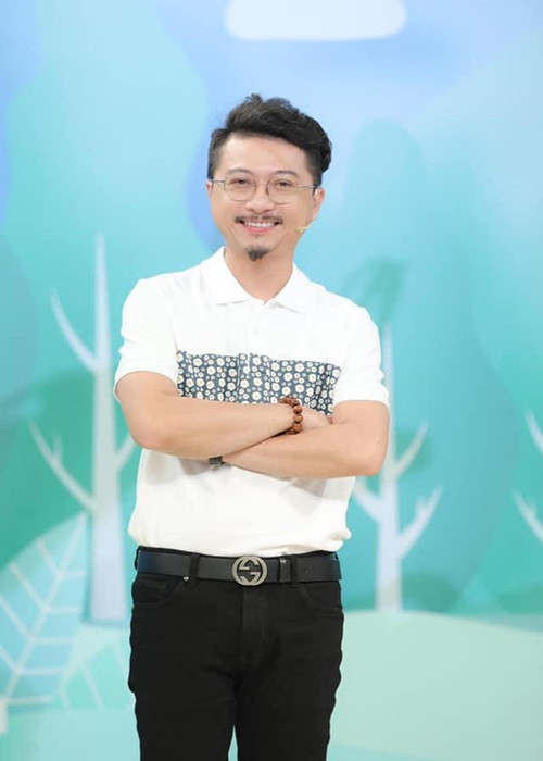 Trước khi vướng ồn ào chúc khán giả kém duyên, Hứa Minh Đạt là cái tên khá sạch scandal.