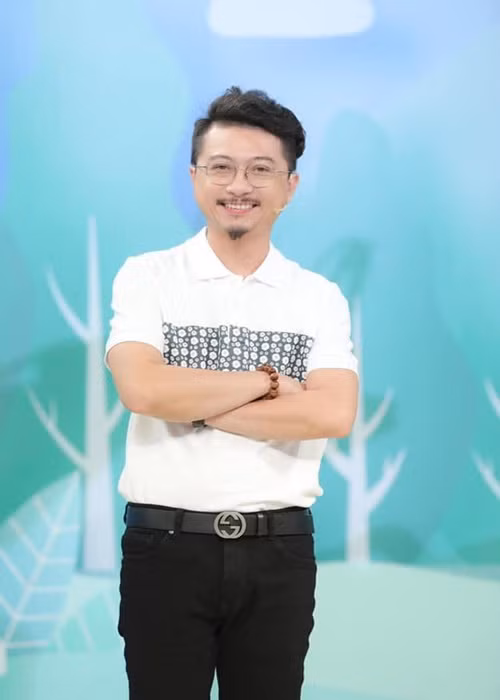 Trước khi vướng ồn ào chúc khán giả kém duyên, Hứa Minh Đạt là cái tên khá sạch scandal.