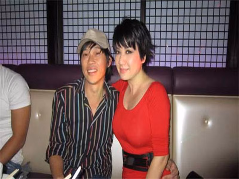 Trước đó, Hoài Linh được một số nghệ sĩ bênh vực vụ ồn ào với vợ ông Dũng “lò vôi”. Trizzie Phương Trinh cho biết, cô không hiểu rõ sự việc giữa Hoài Linh và bà Phương Hằng. Tuy nhiên, vợ cũ Bằng Kiều cảm thấy rất tội nghiệp cho Hoài Linh. Ảnh: Phụ nữ và gia đình