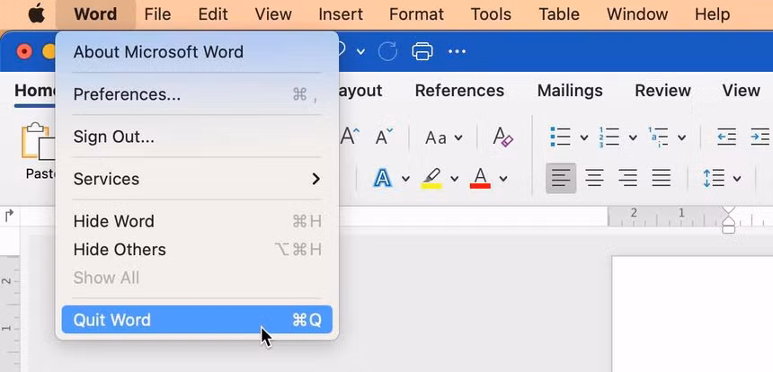 Tắt ứng dụng không cần thiết. Bạn nên tắt hoàn toàn ứng dụng khi đã làm việc xong, tránh để chúng chạy ngầm gây tốn pin. Nhấn tổ hợp phím Command + Q, hoặc nhấp vào tên ứng dụng trên menu bar rồi chọn Quit. Để xem ứng dụng nào tiêu hao pin nhiều nhất, hãy sử dụng tab Energy trong công cụ Activity Monitor, hoặc nhấn vào biểu tượng pin trên menu bar. Ảnh: Chụp màn hình.
