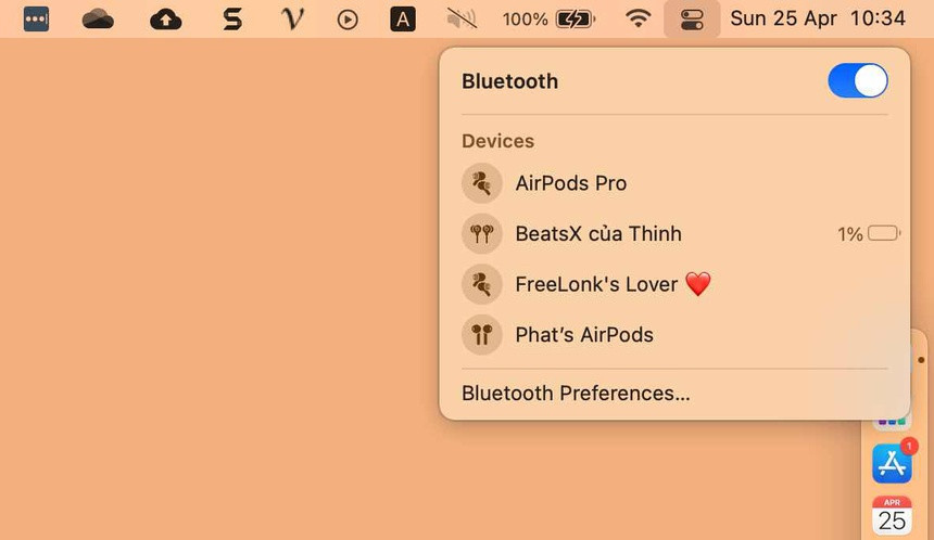 Tắt Bluetooth khi không cần thiết. Nếu không sử dụng loa, tai nghe hay chuột, người dùng có thể tắt Bluetooth trên máy để tiết kiệm pin. Nhấn vào biểu tượng Control Center trên menu bar, chọn Bluetooth &gt; Off. Lưu ý rằng tắt Bluetooth cũng sẽ vô hiệu Continuity, tính năng cho phép chia sẻ nhanh nội dung giữa máy Mac với iPhone, iPad. Ảnh: Chụp màn hình.