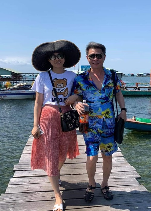 Vợ chồng Công Lý có không ít lần tương tác hài hước trên mạng xã hội.