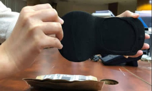 Dat mua giay online, khach ta hoa vi nhan duoc doi vo-Hinh-2