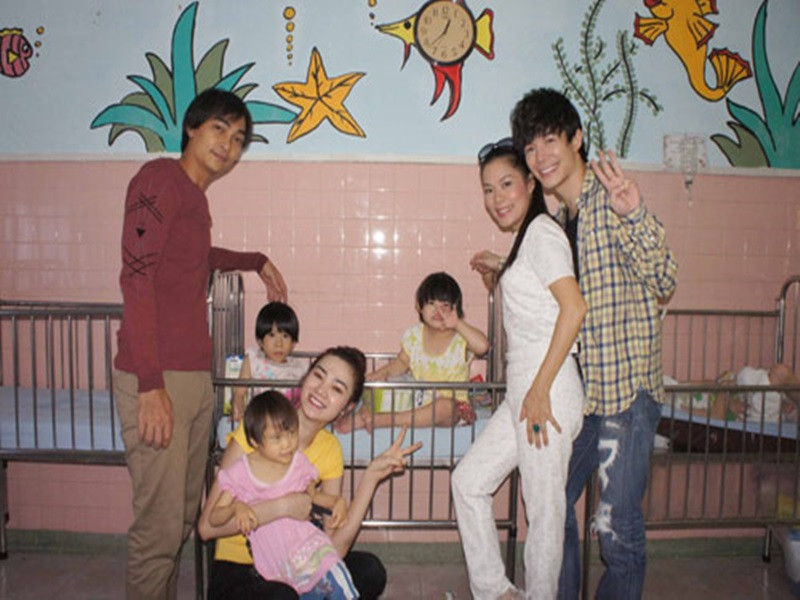 Còn Mỹ Lệ chia sẻ, cô luôn yêu thương, quan tâm và tự hào về Nathan Lee, người mà cô coi như thành viên của gia đình. Ảnh: Khám phá