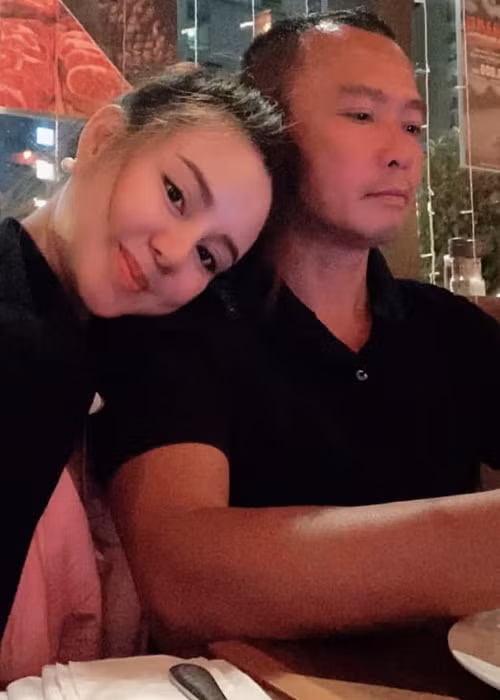 Vy Oanh không ngại "đấu" bà Phương Hằng đến cùng có lẽ vì cô có hậu phương vững chắc là chồng.