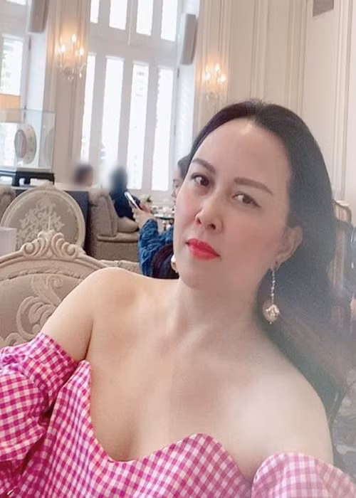 Phượng Chanel xác nhận chuyện chia tay Quách Ngọc Ngoan nhưng không đề cập đến việc nuôi dưỡng con gái chung.