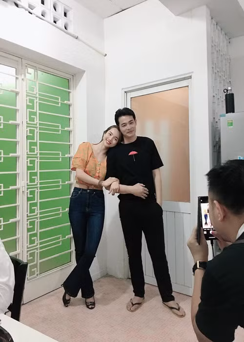 Quách Ngọc Ngoan không lên tiếng về cuộc tình tan vỡ. Hiện tại, anh tập trung vào việc đóng phim.