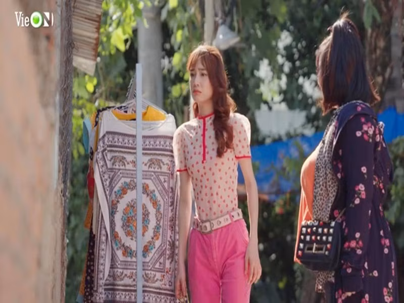 Nhã Phương còn kể khi vào vai Báu, cô phải giảm cân để mặc vừa trang phục của nhân vật này. Ảnh: Zing