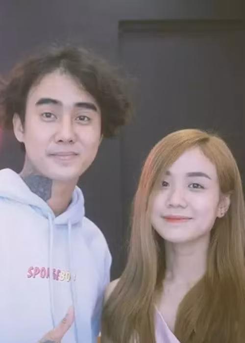 Mới đây, Bảo Ngọc bất ngờ vướng vào ồn ào chia tay của Đạt G - Du Uyên. Một số cư dân mạng chỉ ra bằng chứng Bảo Ngọc và Đạt G thường xuyên tương tác trên mạng xã hội.