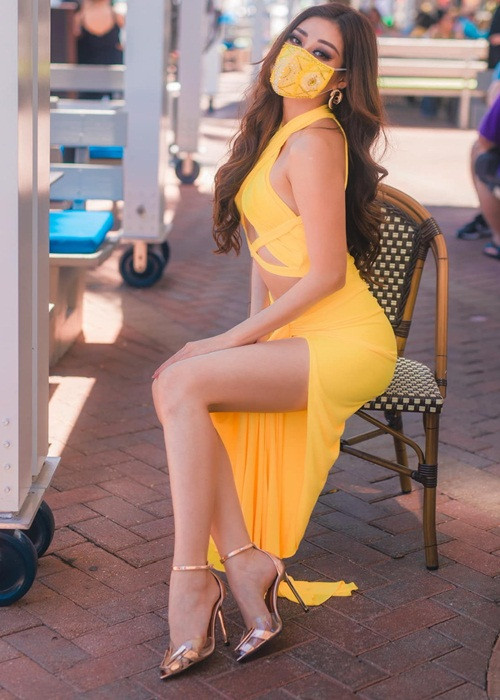 Giữa mùa dịch, Khánh Vân luôn ý thức bảo vệ sức khỏe của bản thân. Trước khi sang Mỹ, cô cũng đã tiêm vắc xin phòng COVID-19.