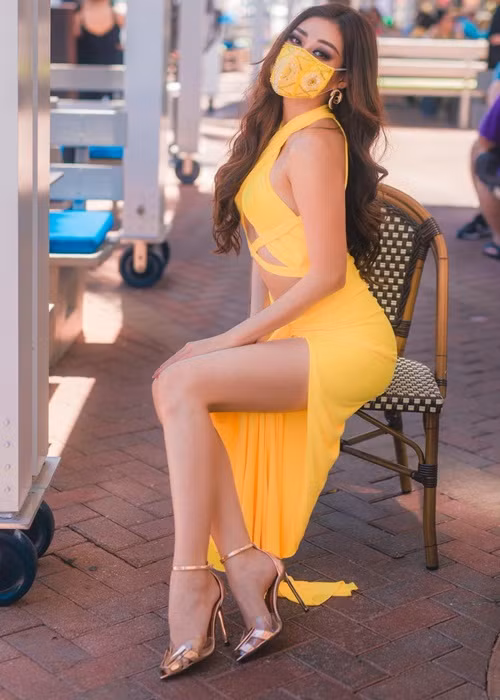 Giữa mùa dịch, Khánh Vân luôn ý thức bảo vệ sức khỏe của bản thân. Trước khi sang Mỹ, cô cũng đã tiêm vắc xin phòng COVID-19.