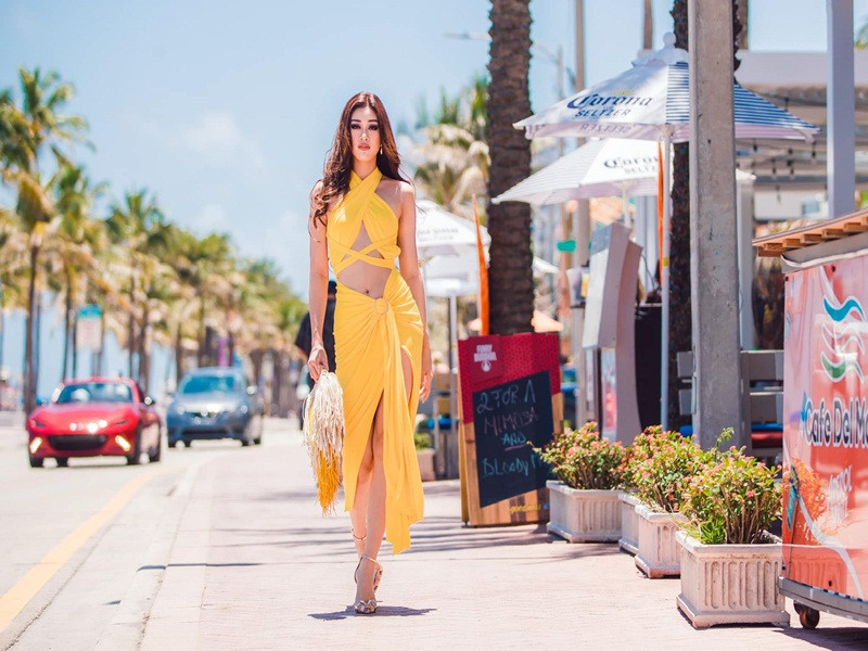 Trong những ngày đầu tiên ở Mỹ tham gia cuộc thi, Khánh Vân liên tục ghi điểm bởi phong cách thời trang đa dạng.