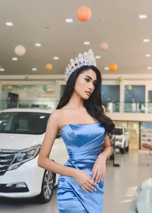Thuzar Wint Lwin lọt Top 21 chung cuộc và giành giải Trang phục dân tộc ấn tượng nhất.
