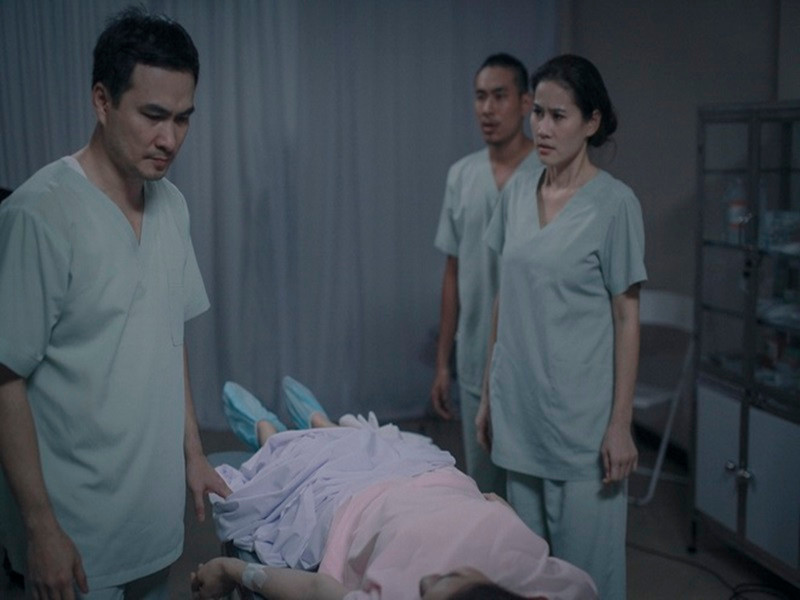 Chi Bảo còn đóng phim điện ảnh: “Mặt trận không tiếng súng”, “Vũ khúc con cò”, “301”, “Khi đàn ông có bầu”, “Đẻ mướn”, “Trường Sơn ngày ấy”, “Võ lâm truyền kỳ,” “Scandal - Hào quang trở lại”…Ảnh: Zing