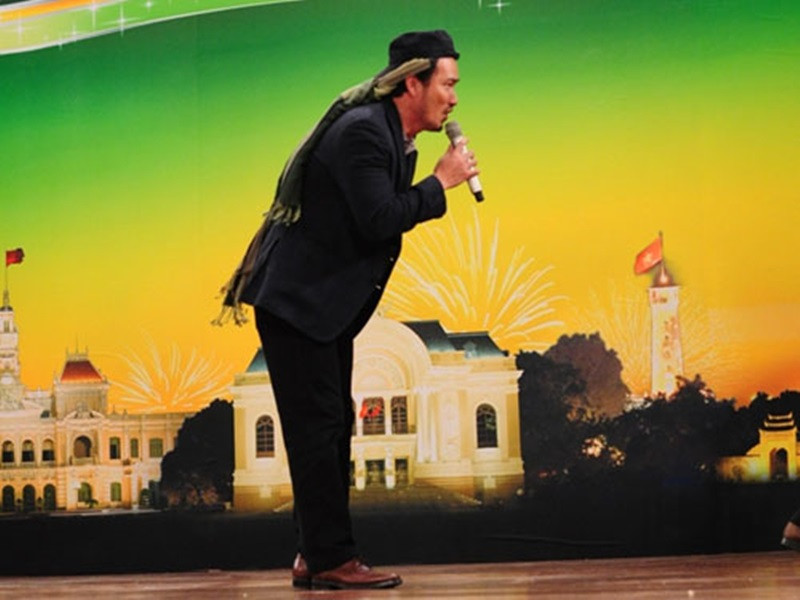 Ngoài là một diễn viên, Chi Bảo còn là một MC từng dẫn một số gameshow như "Kim tự tháp", "Thử thách", "Tìm kiếm tài năng Việt Nam". Ảnh: Người lao động