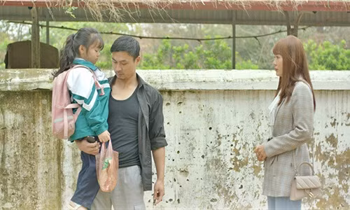 Phim “Mua hoa tim lai” noi song “Huong duong nguoc nang” co gi hot?-Hinh-2