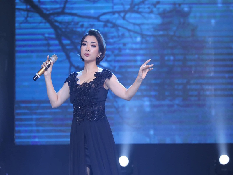 Trước đó, khi nghe tin Nhật Dũng nguy kịch, Phương Anh rất lo lắng: “Thương anh của em lắm, nhìn anh mà em bất lực, không thể giúp được gì cho anh lúc này. Bao nhiêu hình ảnh và kỷ niệm cứ ùa về trước mắt. Xót xa cho anh quá”.