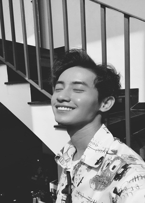 Sự ra đi của Hoàng Phúc ở tuổi 27 khiến gia đình, bạn bè và đồng nghiệp vô cùng tiếc thương. Nghệ sĩ Ngân Quỳnh nghẹn ngào: "Em ra đi trong niềm thương tiếc của thầy cô, bạn bè đồng nghiệp. Lại trong đợt phòng chống dịch bệnh nên ai cũng xót xa". Nam Thư bàng hoàng: "Phúc ơi, chị không tin Phúc ơi. Hứa với chị sẽ nhanh khỏe mà". Huỳnh Lập thương tiếc: "Vậy là em đã được hết đau, hết nhức rồi. An nghỉ nhé em. Tiếp tục chăm chỉ và ngoan hiền ở cõi tốt đẹp hơn em nhé. Thương em".