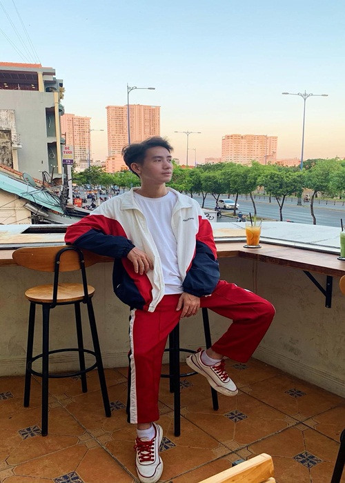 Năm 2020, Hoàng Phúc bắt đầu cảm thấy người thường xuyên mệt mỏi, đau nhức, chán ăn. Bác sĩ kết luận anh bị viêm cơ tim và cần phải được điều trị kịp thời. Tuy nhiên, chi phí điều trị lớn nên Hoàng Phúc không nhập viện.